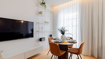 Almada 551 by LovelyStay