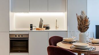 Almada 551 by LovelyStay