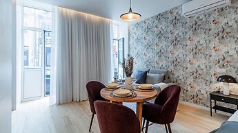 Almada 551 by LovelyStay