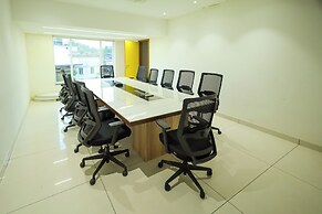 Royal Plaza Suites by RAK Rooms
