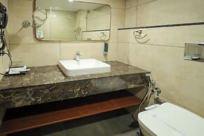 Royal Plaza Suites by RAK Rooms