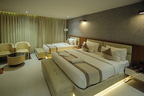 Royal Plaza Suites by RAK Rooms