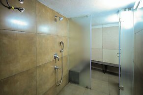 Royal Plaza Suites by RAK Rooms