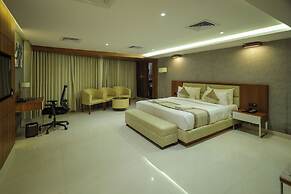 Royal Plaza Suites by RAK Rooms