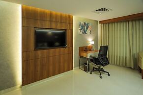 Royal Plaza Suites by RAK Rooms