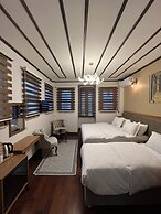 Palmera Art House