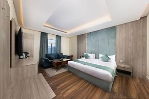 Luxury Night Hotel