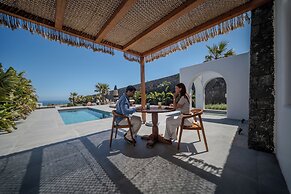 Numa Santorini