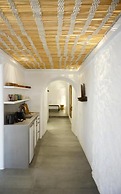 Numa Santorini