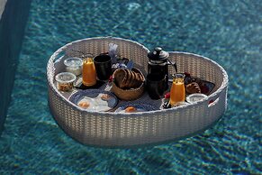 Numa Santorini