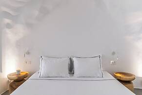 Numa Santorini