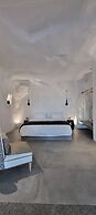 Numa Santorini