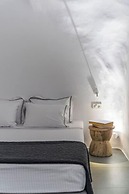 Numa Santorini