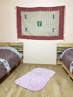 Guest house in mtawminda