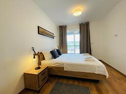 Deluxe Apartment with Balcony & Parking