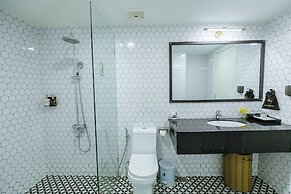 ROBIN HOTEL