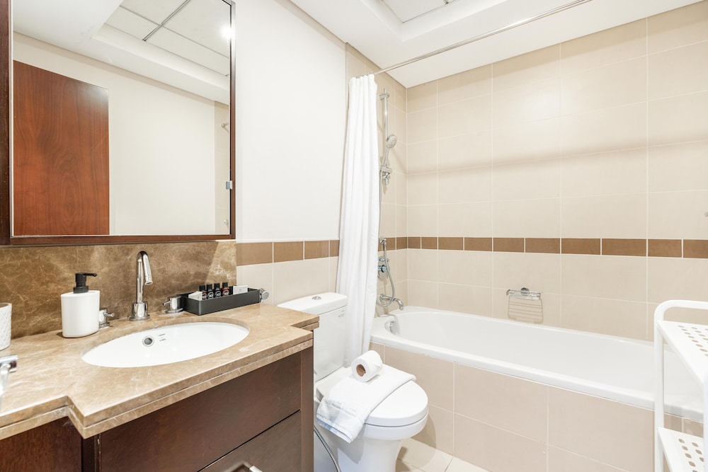 Lux BnB I 29 Burj BLVD I Pool Views