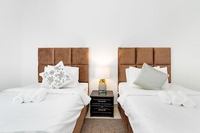 Lux BnB I 29 Burj BLVD I Pool Views