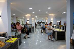 Eva Beach Hotel