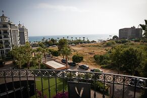 Eva Beach Hotel