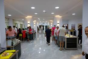 Eva Beach Hotel