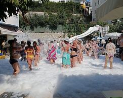 Eva Beach Hotel