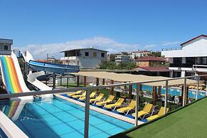 Atas Aqua  Otel Avsa