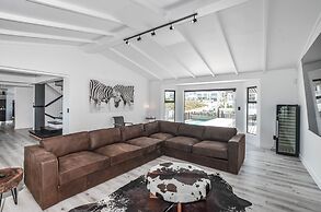 Sandbanks Villa