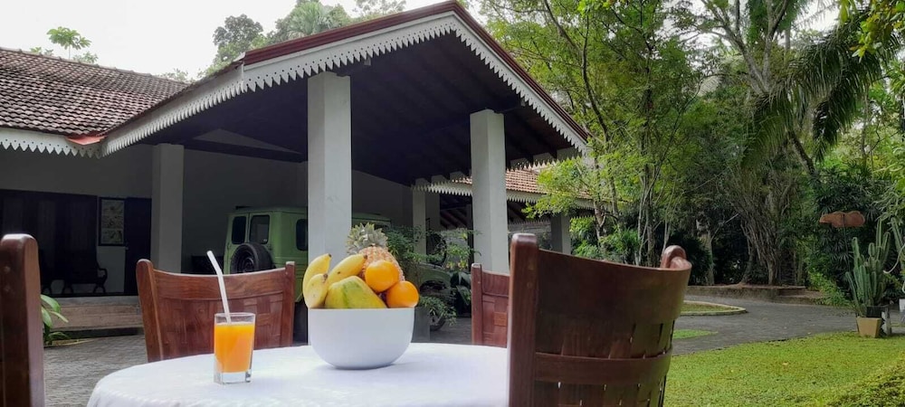 Ceylon Kingsmen Garden Hotel