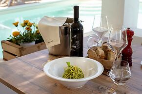 Calacala rooms, restaurant & farm experience