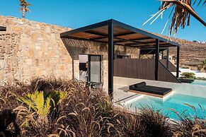 Ftelia Black Villas