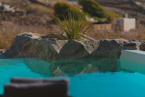 Ftelia Black Villas
