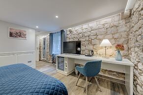 Mint Luxury Rooms