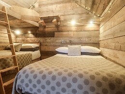 Foxes Den