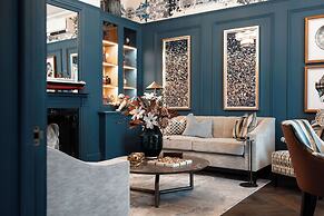 No.4 Carlton Hotel