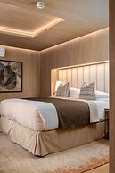 No.4 Carlton Hotel