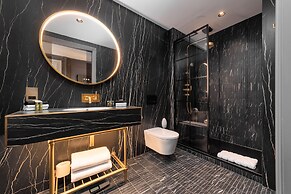 No.4 Carlton Hotel