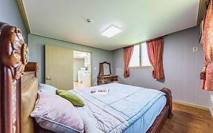 Beach Hill View House
