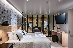 Made By The Sea Villas 21 Bdrm