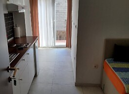 Economy Apartment 12 Sleeps 3 Guests