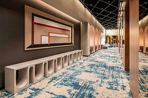 Renaissance Porto Lapa Hotel