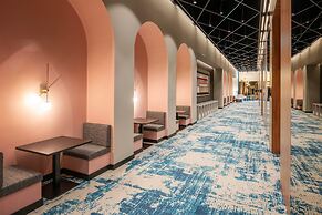 Renaissance Porto Lapa Hotel