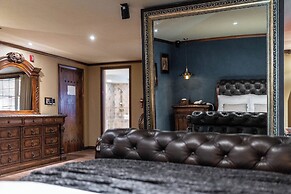 KAYLA HOTEL