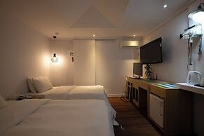 KAYLA HOTEL