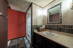 KAYLA HOTEL
