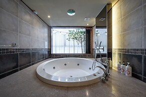 KAYLA HOTEL