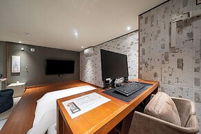 KAYLA HOTEL