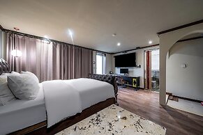 KAYLA HOTEL