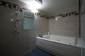 KAYLA HOTEL