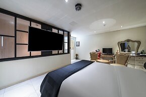 KAYLA HOTEL